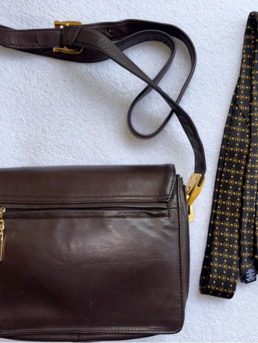 Lord & Taylor Vintage Leather Crossbody Bag Matching Italian Silk Tie Set OS Bro